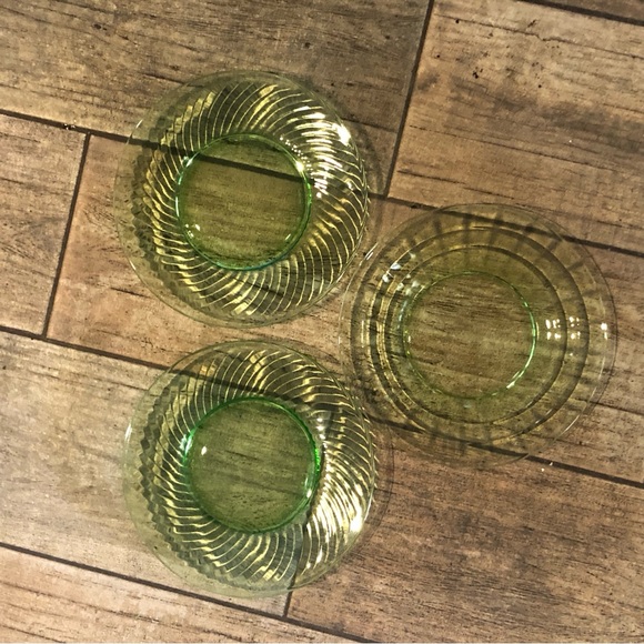 3 Vintage Vaseline Or Uranium Plates Depression Glass - Picture 3 of 6